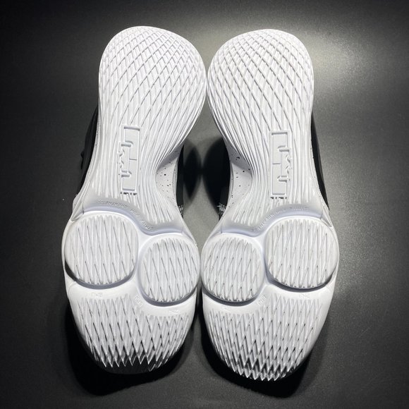 Nike LeBron Witness 5 Oreo Black Basketball CQ9380-001 Men's size 11 - Picture 6 of 7